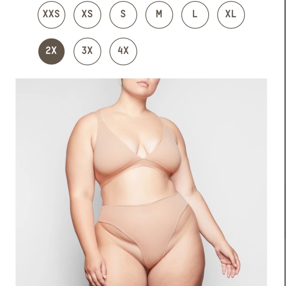 SKIMS FITS EVERYBODY TRIANGLE BRALETTE
